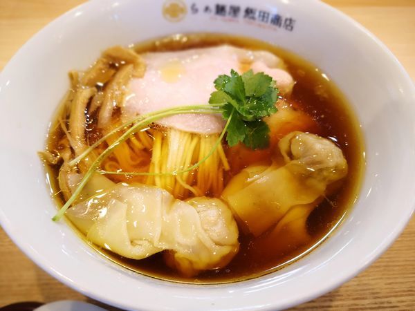 「わんたん入り醤油らぁ麺」@飯田商店 湯河原本店の写真