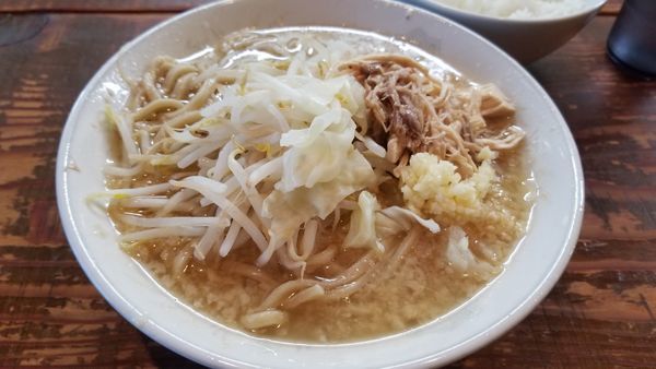 「ラーメン　少　野菜少なめ」@麺とび 六方 松本信大前店の写真
