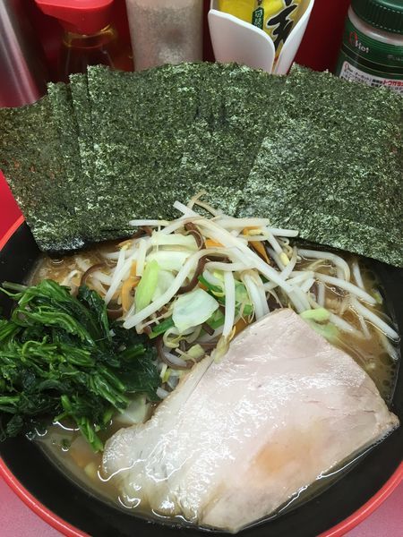 「ラーメン＋野菜畑＋のり＋ライス」@横濱家系ラーメン 勝鬨家の写真