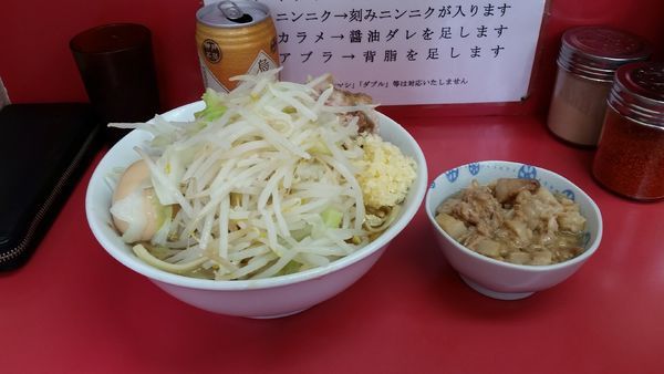 「小ラーメン、煮玉子、脂っKOIWA、ウーロン茶」@ラーメン二郎 小岩店の写真