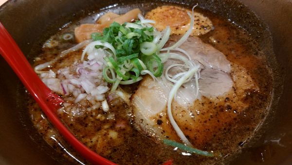 「金の炙り味噌ラーメン800円」@麺乃國 梅田駅前第三ビル店の写真
