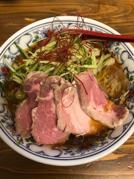 「限定冷やしラーメン麺肉増し 900円」@くじら食堂の写真
