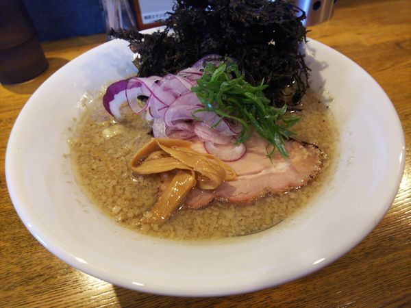 「背脂煮干そば900円」@麺屋 さすけ 支店の写真