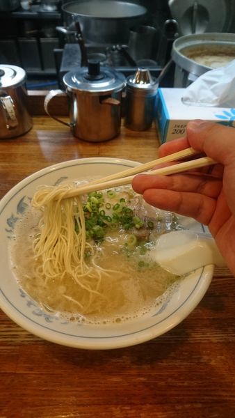 「博多ラーメン(バリカタ) ￥650」@博多ラーメン ばりこての写真