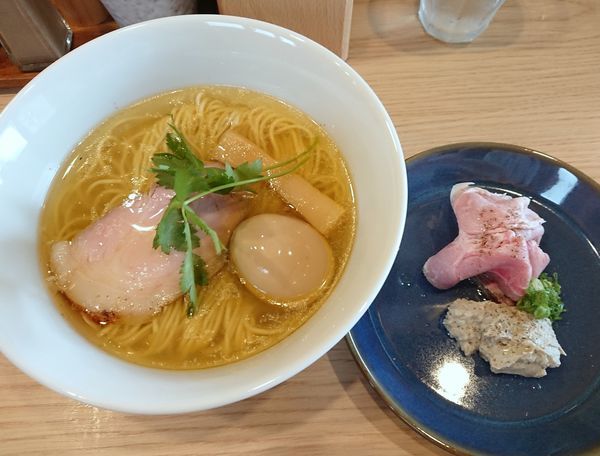 「【限定】塩らーめん＋味玉」@らーめんMAIKAGURAの写真