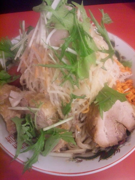 「冷し中華850円+豚1枚90円」@鷹の目 獨協大学前本店の写真