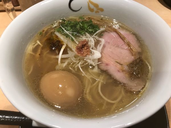 「味玉塩そば」@SOBAHOUSE 金色不如帰 新宿御苑本店の写真