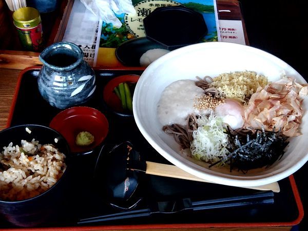 「冷し月見山かけそば定食(並盛)830円」@信州そば処 そじ坊 高崎モントレー店の写真