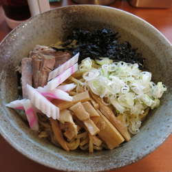 油そば（麺大盛）：700円