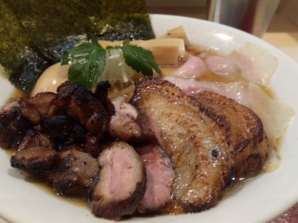 「特製紀州鴨そば+イベリコ豚チャーシュー」@燃えよ麺助の写真