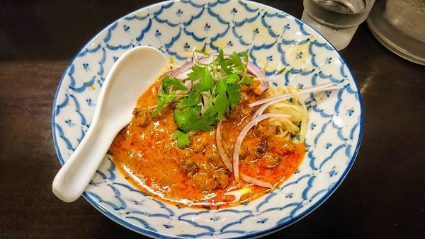 「【限定】トマトパネンカレーまぜそば」@づゅる麺 池田の写真