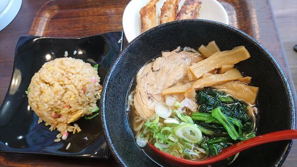 「ミニ東秀セット(ミニラーメン、ミニチャーハン、餃子3個)」@カジュアルチャイニーズ トウシュウ 烏山西口店の写真