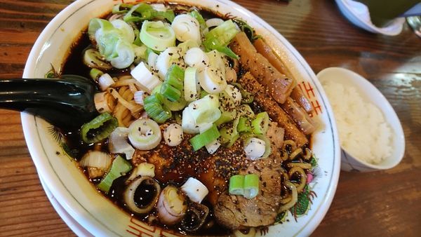 「東中野ブラック、小ライス」@麺屋 山岸の写真