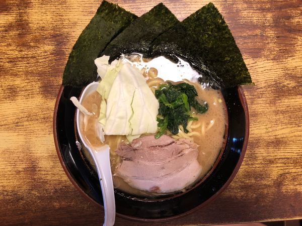 「豚骨醤油ラーメン(中)」@らあめん 寸八 総本店の写真