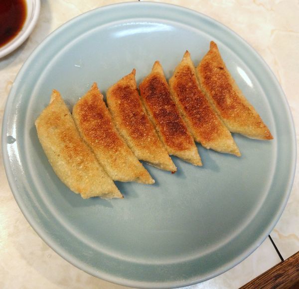 「王さま餃子(6個)　420円」@餃子の王さまの写真