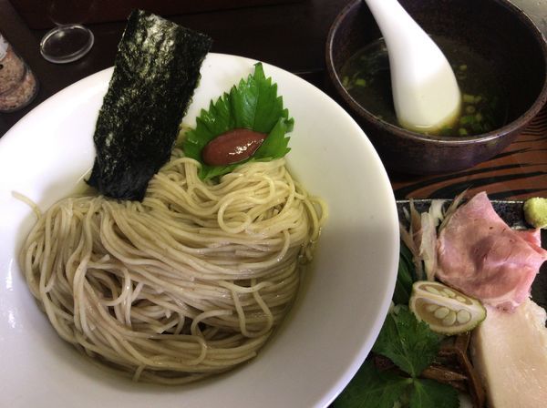 「昆布水冷製そばwith煮干ダレ850円」@と多゛食堂の写真