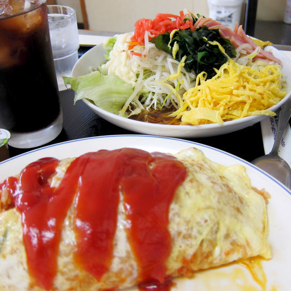 「冷やし中華とオムライスセット （14時まで全部 500円）」@フードプラザ コスモスの写真
