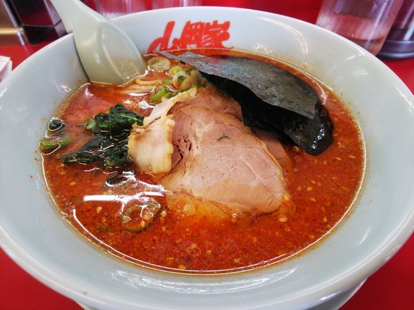 「辛味噌ラーメン辛さMAX(クーポン、チャーシュー）」@ラーメン山岡家 羽生店の写真
