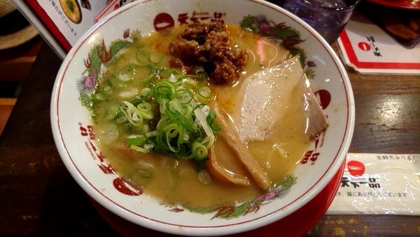 「牛すじラーメン　932円」@天下一品 総本店の写真