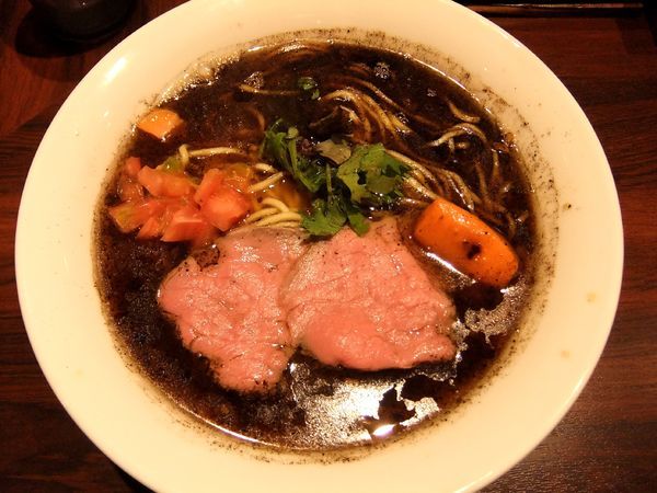 「らーめん（850円）」@牛骨らーめん 牛王の写真