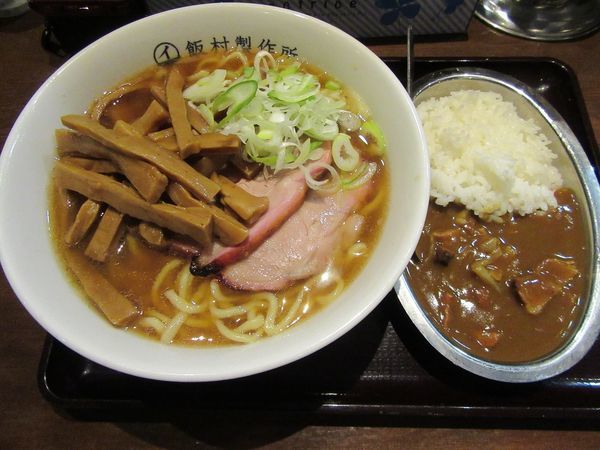 「メンマラーメン（８００円）＋ミニカレー３００円」@ラーメンとカレーの店。の写真