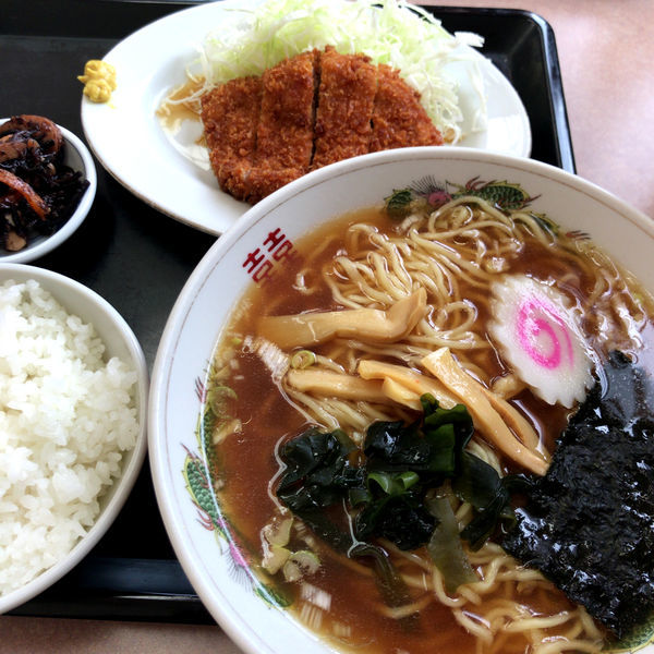 「煮かつセット　850円」@食亭エイトの写真
