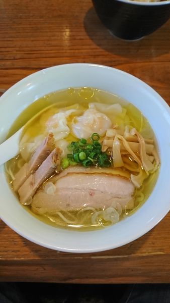 「海老ワンタン麺 塩 800円」@らーめん 三福の写真