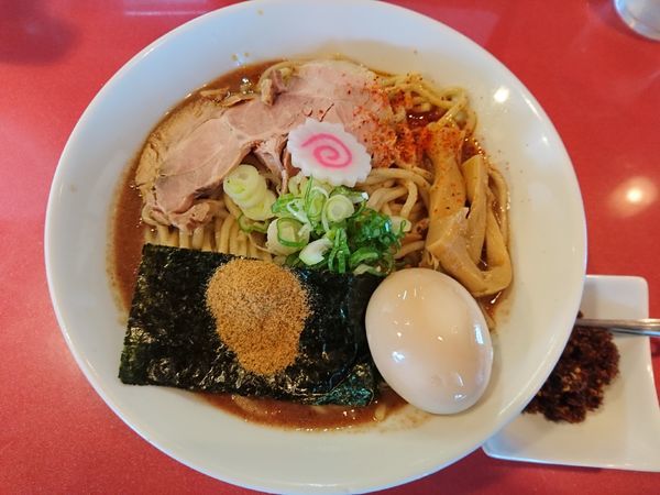 「濃厚味玉ラーメン＋麺増し＋辛味」@麺屋しのはら 三日月食堂の写真