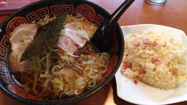 「ラーメン&半チャーハン」@中国料理 興安園の写真