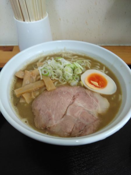 「濃厚煮干ラーメン 中太麺 大盛」@煮干しらーめん ○五食堂の写真