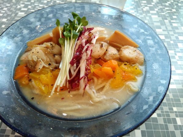 「限定冷し帆立ラーメン」@鮮魚らーめん 五ノ神水産の写真