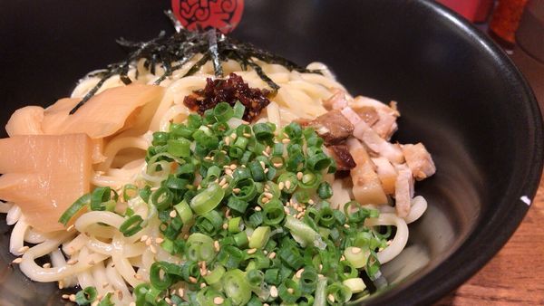 「油そば」@油ソバ専門店 山ト天 東京スクエアガーデン店の写真