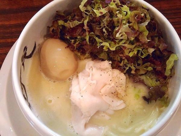 「鶏白湯 塩＋煮玉子」@麺屋時茂 スカイツリー店の写真