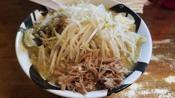 「にぼ次朗　野菜増し」@ラーメンバル 凌駕 ドロップスの写真