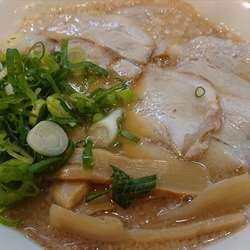 豚骨醤油チャーシュー麺