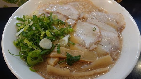 「豚骨醤油チャーシュー麺」@京都銀閣寺 ますたにラーメン 田町店の写真
