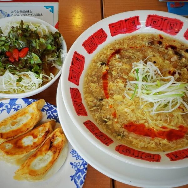 「酸辣湯麺＋餃子・サラダセット　９７０円」@バーミヤン 佐原東店の写真