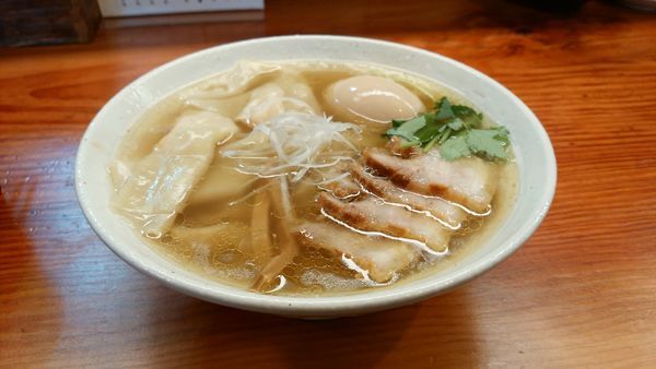 「特製塩らーめん」@純手打ち 麺と未来の写真