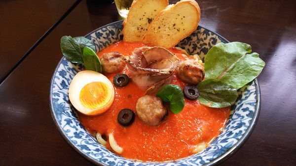 「トマトとエビを使ったアメリケーヌ仕立て冷製まぜそば」@麺処はなぶさの写真