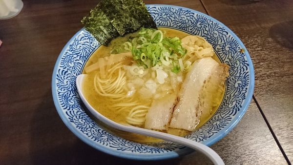 「濃厚煮干し中華そば・・780円」@麺匠 銀星 海美風の写真