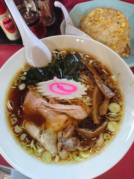 「ラーメン 半チャーハン 850円」@かし亀の写真