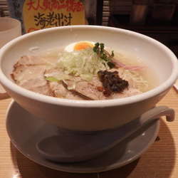 炙り肉冷し塩らー麺