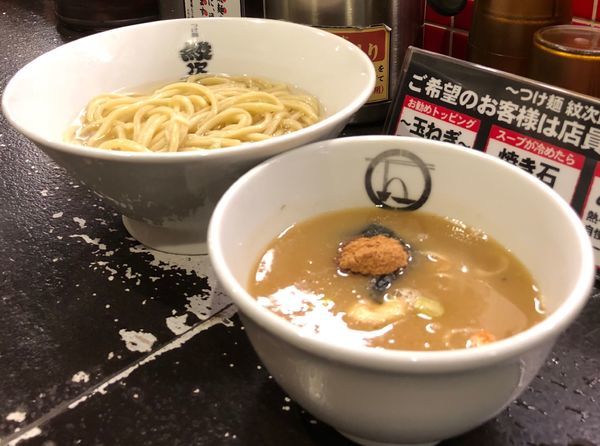「つけ麺麺 並 熱盛り」@つけ麺 紋次郎 大阪駅前第二ビル店の写真