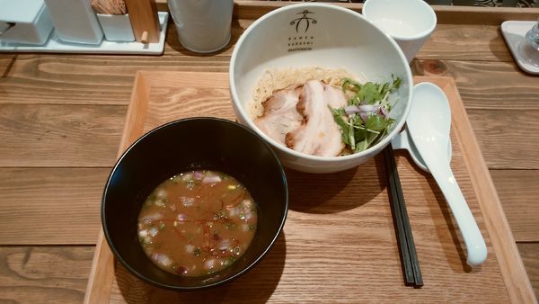 「煮干しつけ麺(ゆず風味)細麺¥950-」@案山子の写真