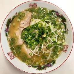 昔ながらの中華そば (600円)