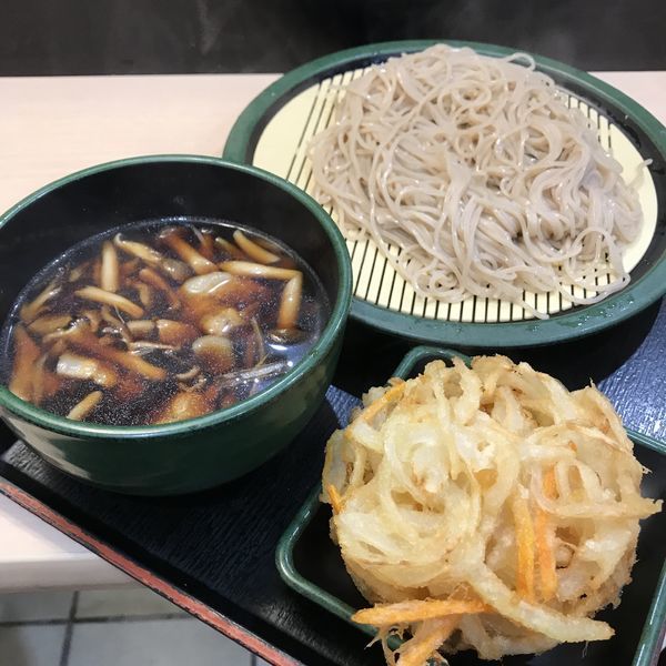 「【季節限定】肉汁きのこ(¥500)+かき揚げ(クーポン)」@ゆで太郎 南青山一丁目店の写真