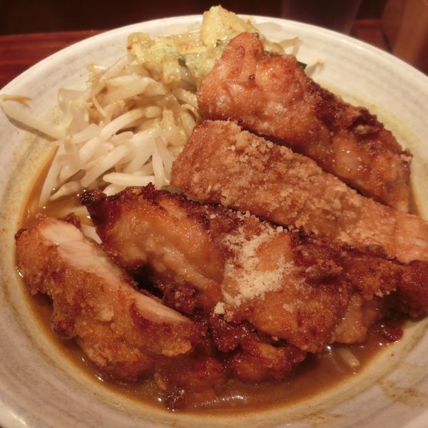 「カレー拉麺DX(中盛同一料金)980円」@旨辛ラーメン表裏 高田馬場店の写真