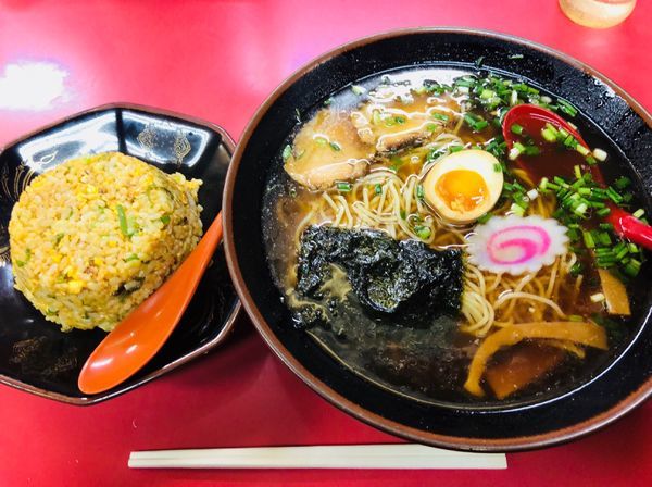 「醤油ラーメン 炒飯セット」@らうめん白山の写真