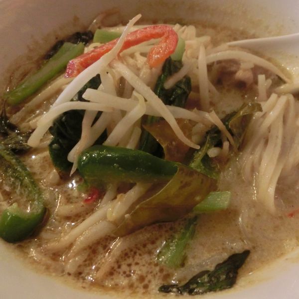 「グリーンカレーラーメン(850円)」@タワン・タイの写真