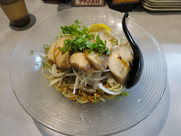 「よだれ鶏のピリ辛まぜそば(夏期限定)：950円」@鶏王けいすけ 秋葉原店の写真